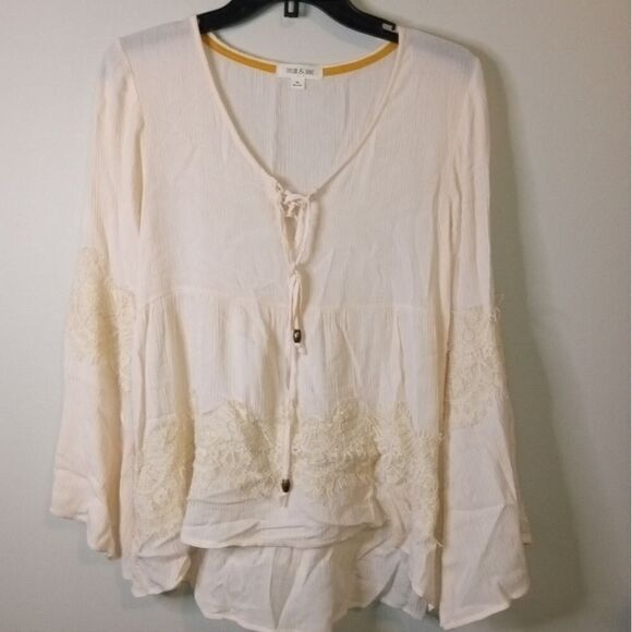 Taylor & Sage Bell Sleeve Blouse - Picture 4 of 7